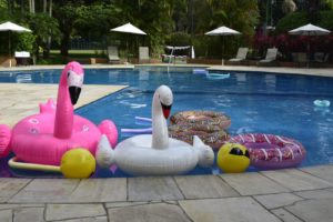 festa na piscina no hotel pool party hotel da luni